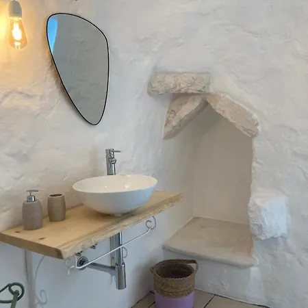 Nocleg ze śniadaniem Lacinera Trulli E Lamie