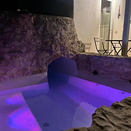 Nocleg ze śniadaniem Lacinera Trulli E Lamie