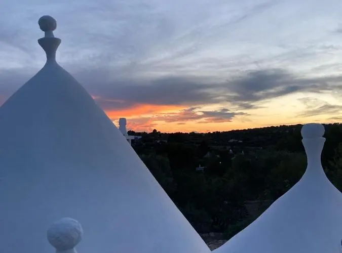 Lacinera Trulli E Lamie Bed & Breakfast 4*