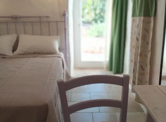 Bed & Breakfast Lacinera Trulli E Lamie