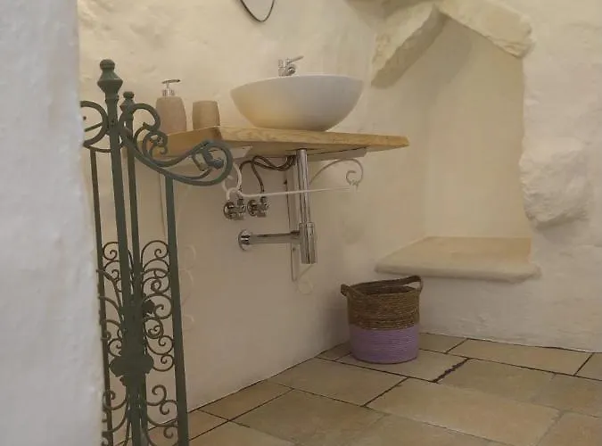 Bed & Breakfast Lacinera Trulli E Lamie 4*
