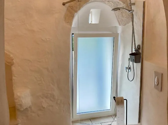 Lacinera Trulli E Lamie Bed & Breakfast