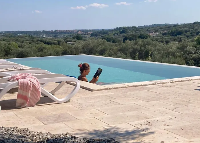 Bed & Breakfast Lacinera Trulli E Lamie 4*