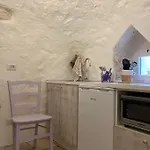 Lacinera Trulli E Lamie Bed & Breakfast