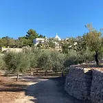 Lacinera Trulli E Lamie Bed & Breakfast