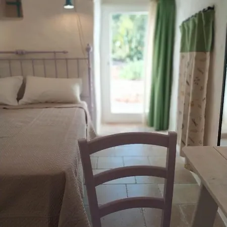 Bed & Breakfast Lacinera Trulli E Lamie