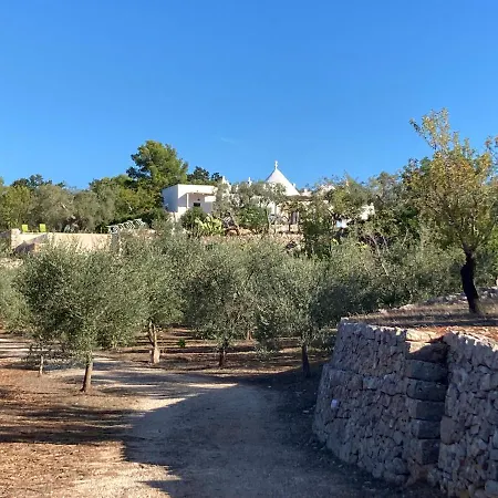 Lacinera Trulli E Lamie Bed & Breakfast