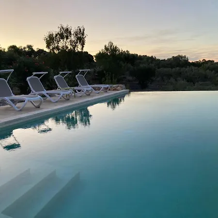 Lacinera Trulli E Lamie Bed & Breakfast