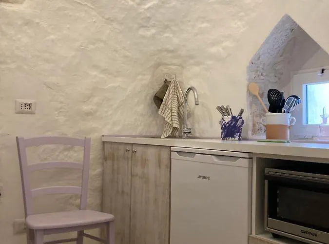 Lacinera Trulli E Lamie Bed & Breakfast